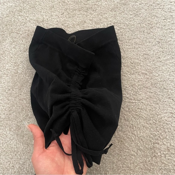 Hera Collection Women’s Scruch Shorts - Picture 2 of 3